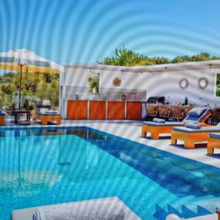 Дом отдыха Elegant Villa In Zakynthos Skinaria